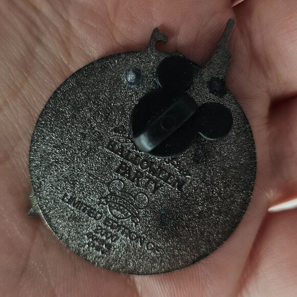 Disney Mickey's Not So Scary Halloween Party Pin 2003 Ghost LE 2000 - Picture 5 of 5